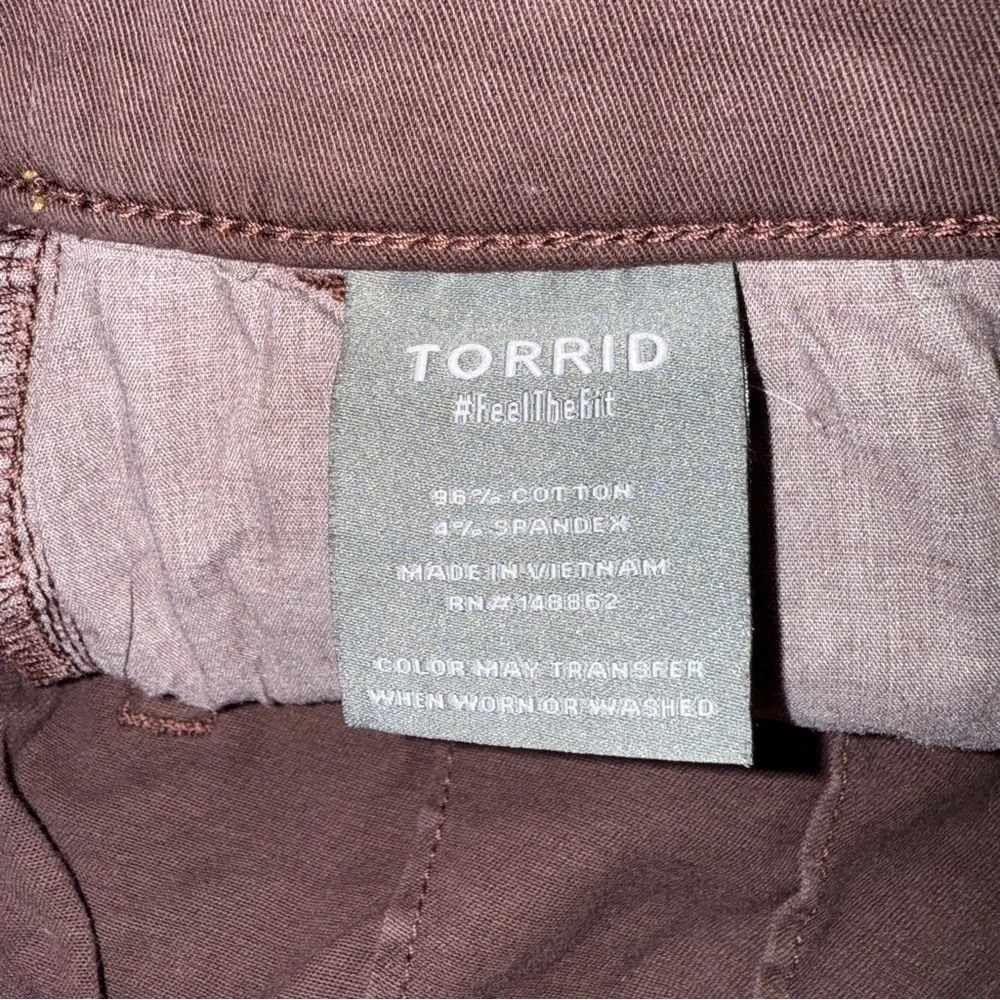 Torrid Pull-On Stretch Twill Boyfriend Drawstring‎ Waist Shorts in Puce Sz 2X